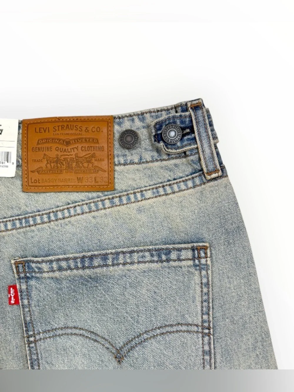 NWT Levis Premium Baggy Barrel Leg Jeans Tag 33 W  Light Wash Actual 34x32